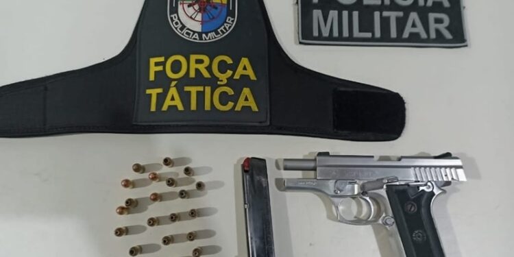 PM apreende arma de fogo em abordagem a veículo em Aracaju