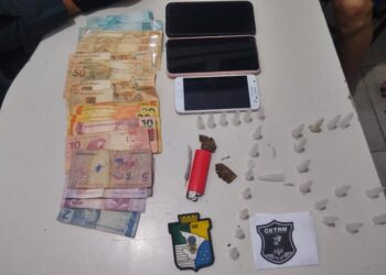 PM prende dois indivíduos por tráfico de drogas em Lagarto