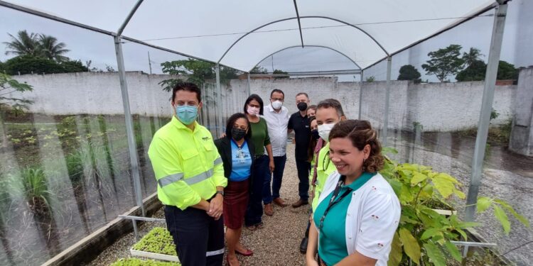 Vice-presidente nacional da Mosaic visita Banco de Alimentos de Rosário do Catete