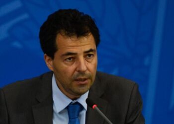 Ministro de Minas e Energia volta a defender privatização da Petrobras