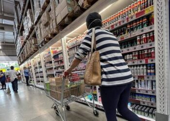 Em um ano, cesta básica sobe 17% e fica R$ 115 mais cara nos supermercados