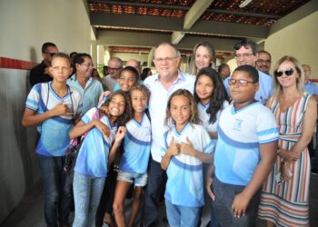 Governo vai destinar cerca de R$ 100 milhões para os municípios investirem em Educação