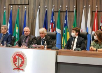 Vereadores acompanham fórum que debate sobre transporte público