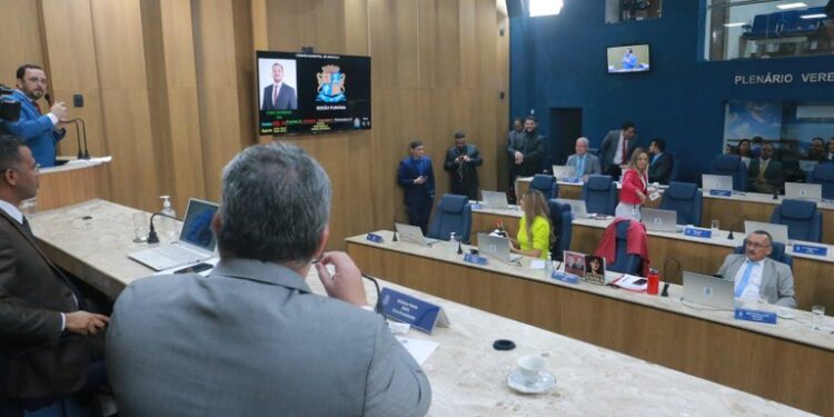 Projeto que altera previdência de servidores municipais é aprovado em 2ª discussão