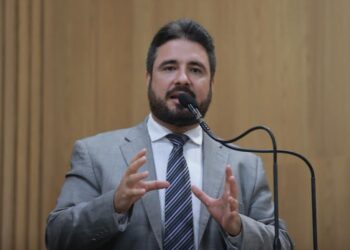 Ricardo Vasconcelos cobra projeto sobre Regularização Fundiária