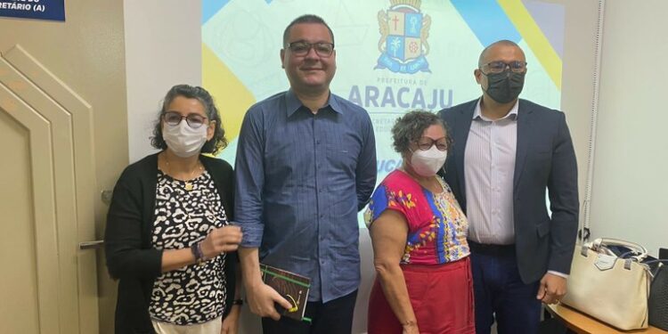 Comissão de Educação, Cultura e Esportes se reúne com o secretário Municipal de Educação