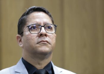 Ricardo Marques comemora chegada de novos ônibus e reforça que Prefeitura tem que fazer licitação