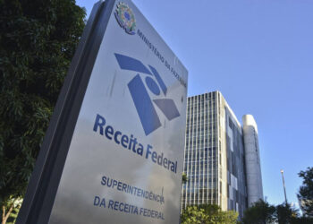 Receita paga hoje restituições do segundo lote do IR 2022