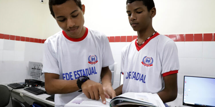 Estudante Monitor: inscrições para monitoria em desempenho escolar estão abertas até o dia 23 de junho