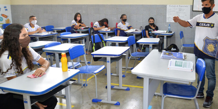 Seduc divulga resultado definitivo da seleção para professor temporário da Educação Básica