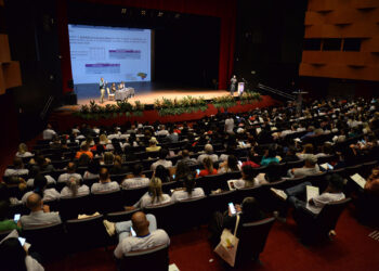 Conferência Estadual da Educação prossegue com debates sobre gestão democrática, valorização, diversidade e inclusão