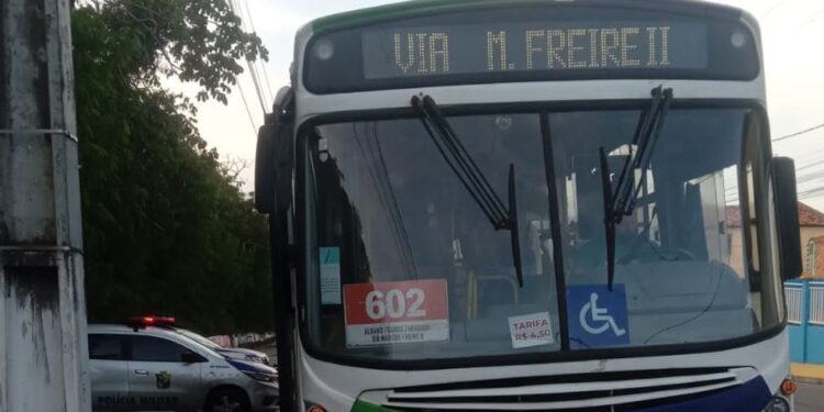 Polícia Militar intercepta homens armados e evita assalto a ônibus em Aracaju