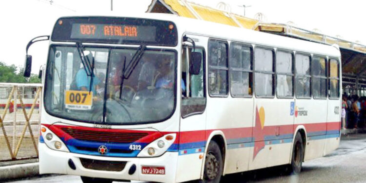 SMTT notifica empresas e dá 48h para restabelecimento da circulação de ônibus