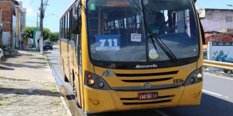 Nova linha de ônibus começa a circular em Aracaju
