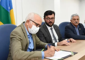Prefeitura e SPU assinam acordos para doação de terrenos para obras e regularização fundiária em Aracaju