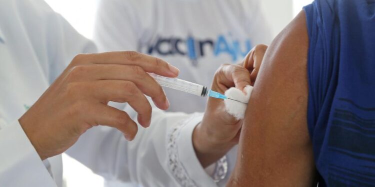Covid-19: vacinados com Janssen precisam tomar doses de reforço