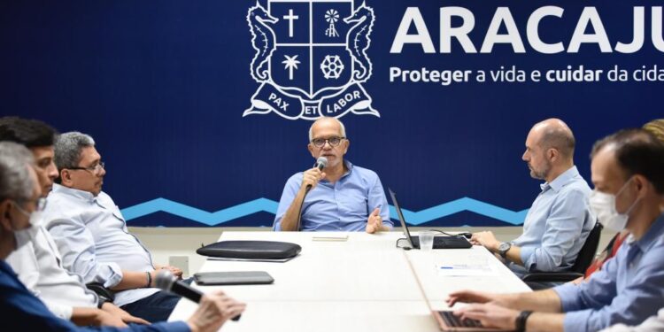 Edvaldo faz reunião de alinhamento para 1ª etapa da obra da avenida Perimetral Oeste