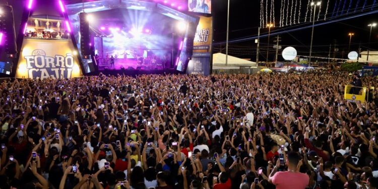 Forró Caju 2022: último dia do evento atinge recorde de público na praça Hilton Lopes