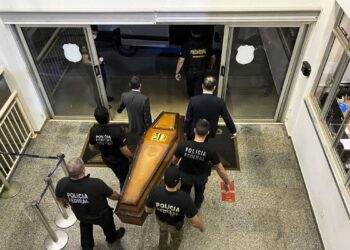 Avião da PF chega a Brasília com restos mortais de desaparecidos