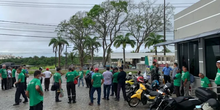 Rodoviários da Grande Aracaju paralisam atividades mais uma vez por atraso de salários