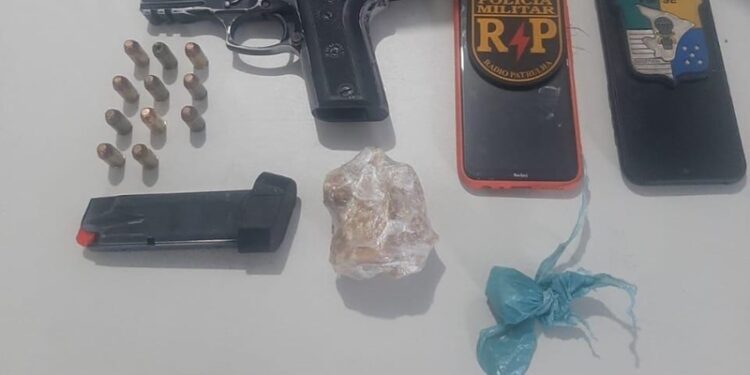 Polícia Militar prende dupla por tráfico de drogas em Aracaju