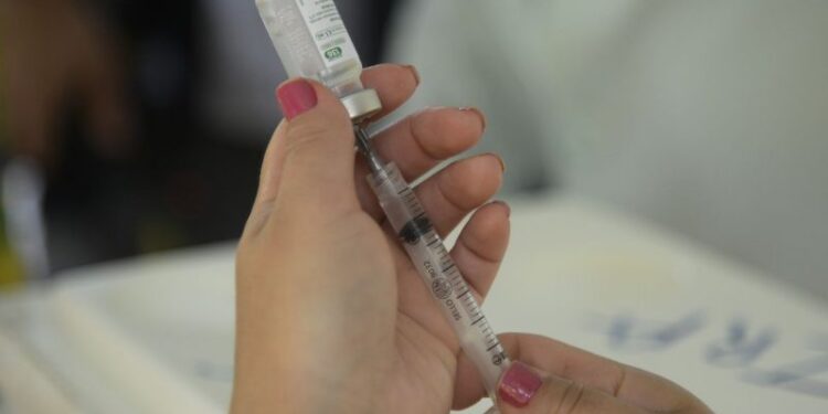 Vacinação contra a gripe é ampliada a partir deste sábado no país