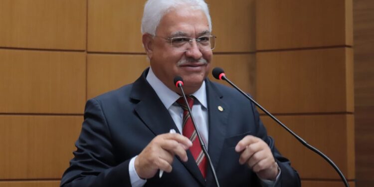 Zezinho Guimarães apresenta PEC sobre distribuição de cotas do ICMS