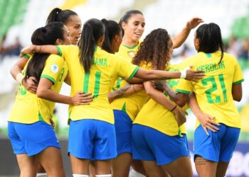 Brasil goleia Venezuela e garante vaga na semifinal da Copa América feminina