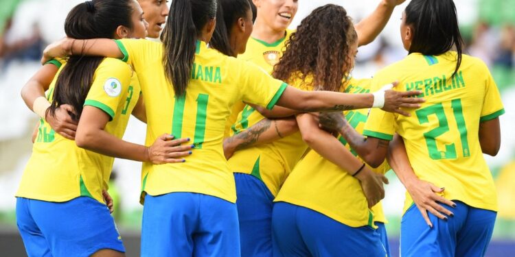Brasil goleia Venezuela e garante vaga na semifinal da Copa América feminina