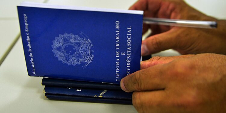 Reajustes salariais de julho ficaram 70,3% abaixo do INPC, mostra Fipe