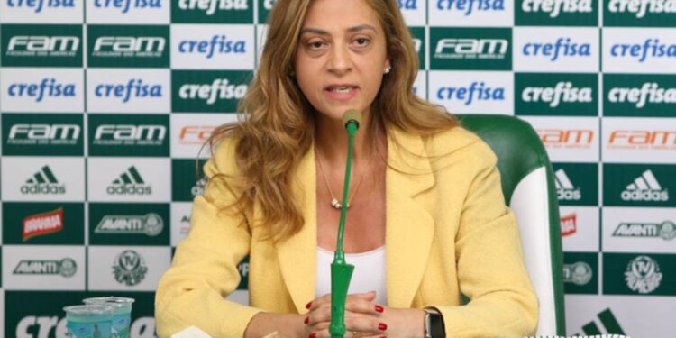 Presidente do Palmeiras explica valores da venda de Veron e cita “extracampo complicado”