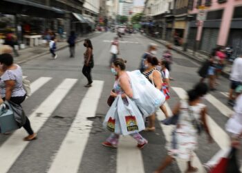 Covid-19: Brasil tem 49,7 mil novos casos e 280 óbitos em 24 horas