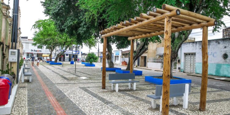 Prefeitura de Lagarto entrega as Praças Monsenhor Daltro e do Cemitério totalmente revitalizadas
