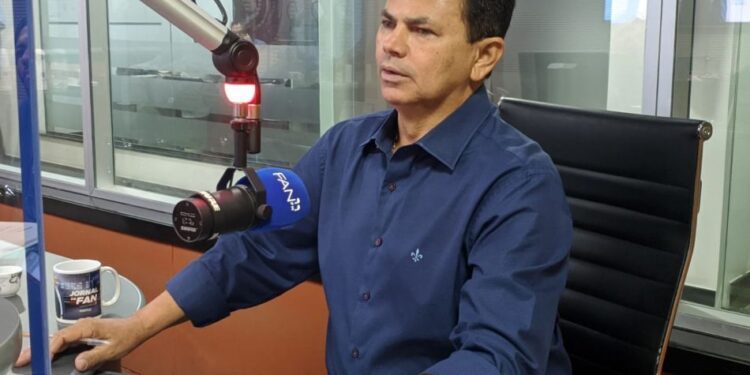 Valmir explica fala sobre mãe de Belivaldo e dispara: “foi o pior governador e um ditador”
