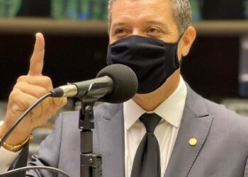Fábio Mitidieri assina Carta pela Democracia