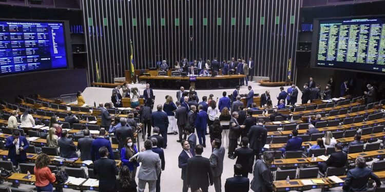 Congresso derruba veto às leis Aldir Blanc e Paulo Gustavo
