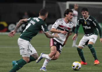 São Paulo vence Palmeiras nos pênaltis e avança na Copa do Brasil