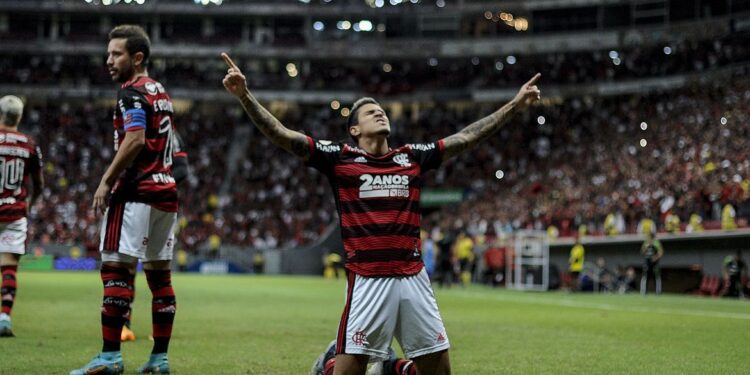 Flamengo consolida reação no Brasileiro com goleada sobre Juventude