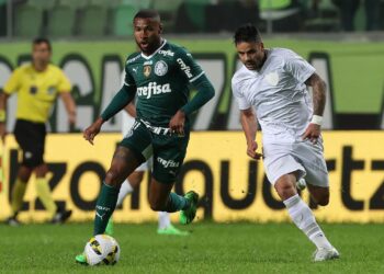 Palmeiras bate América-MG e abre vantagem na ponta do Brasileiro