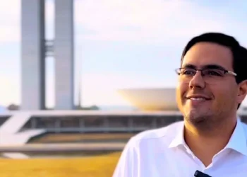 Talysson, filho de Valmir de Francisquinho, oficializa a sua pré-candidatura a Deputado Federal