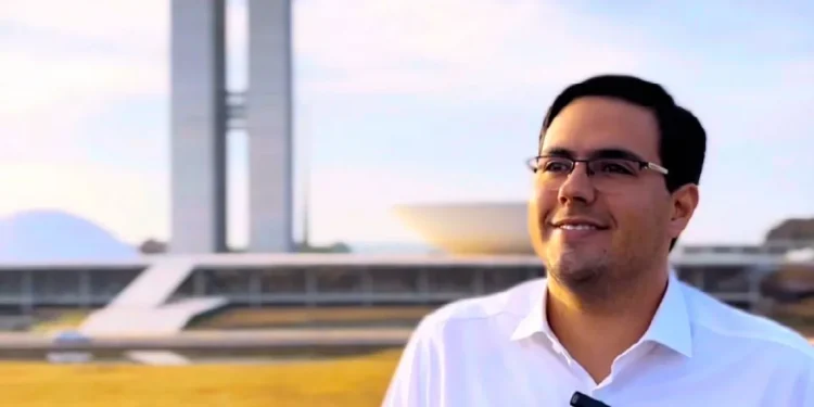 Talysson, filho de Valmir de Francisquinho, oficializa a sua pré-candidatura a Deputado Federal