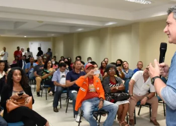 Rogério Carvalho debate estratégias com pré-candidatos para a eleição