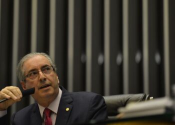 Justiça suspende efeitos da cassação de Eduardo Cunha