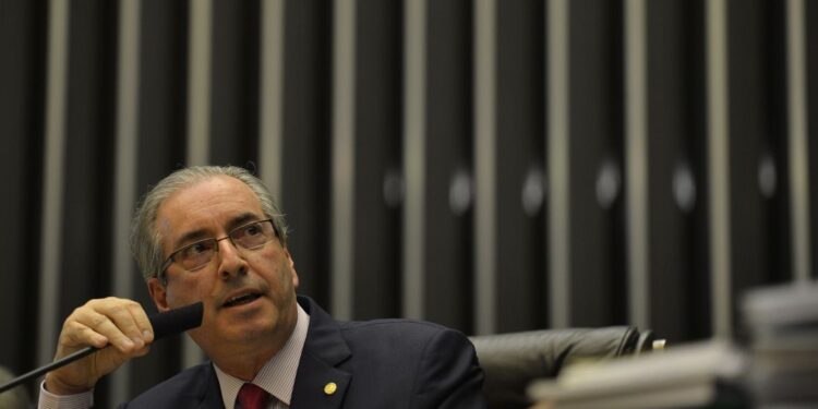 Justiça suspende efeitos da cassação de Eduardo Cunha