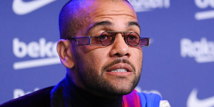 Daniel Alves é recusado por mais um clube e segue com futuro indefinido