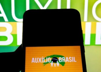 Pagamento do Auxílio Brasil em agosto é antecipado; confira novo calendário