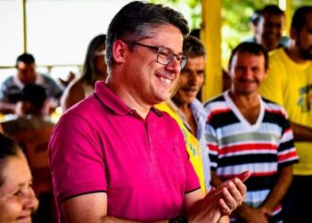 Alessandro Vieira lidera pesquisa de intenção de votos para o Governo