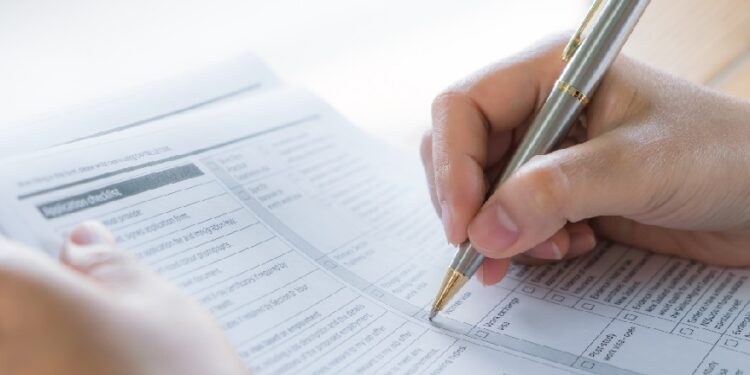 Concursos públicos oferecem 27,7 mil vagas com salários de até R$ 33,7 mil