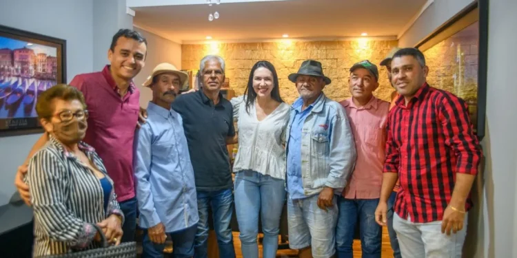 Danielle visita Carira e debate potencialidades econômicas da região