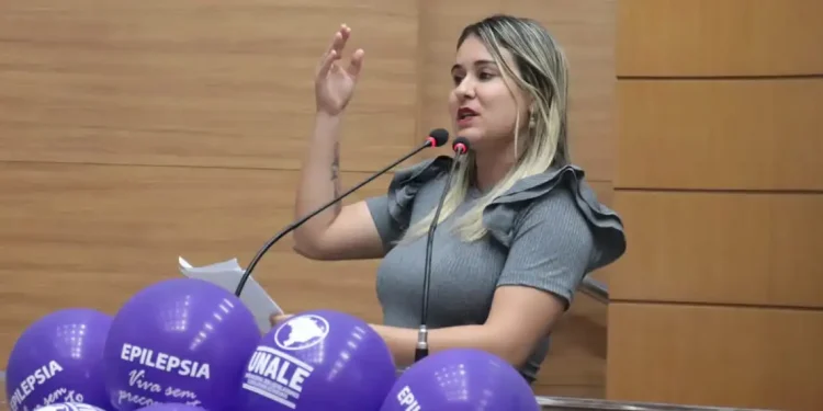 Deputada Kitty Lima denuncia gargalo em atendimento e falta da vacina contra Influenza em UBS de Aracaju